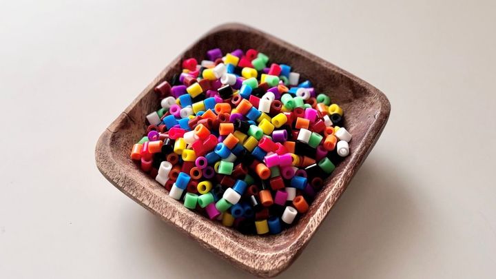 100均のアイロンビーズがすごい！コスパ最強で子どもが夢中に♡