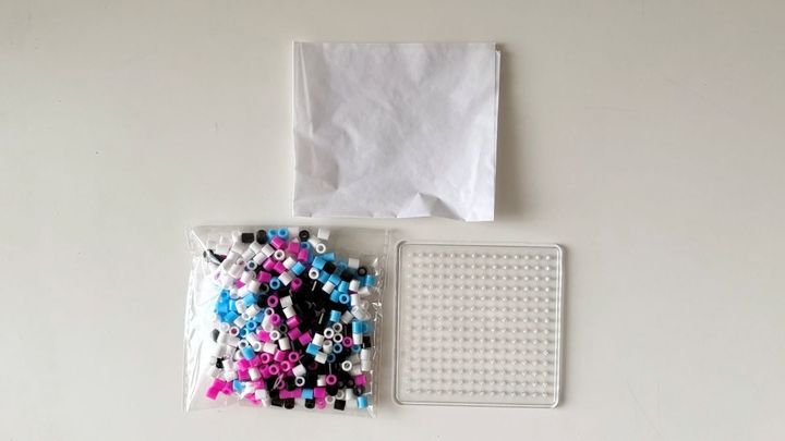 100均のアイロンビーズがすごい！コスパ最強で子どもが夢中に♡