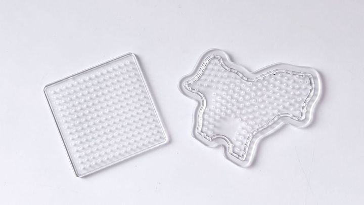 100均のアイロンビーズがすごい！コスパ最強で子どもが夢中に♡