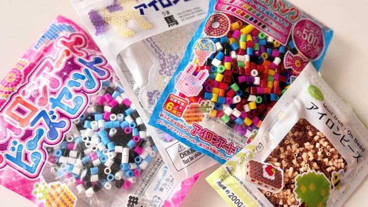 100均のアイロンビーズがすごい！コスパ最強で子どもが夢中に♡