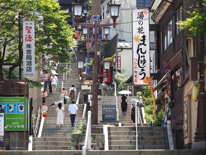 All About ニュース編集部は、全国の10～70代の男女250人を対象に「日本百名湯」に関するアンケート調査を実施しました。この記事では、「日本百名湯の中で、好き＆行ってみたい群馬県の温泉」ランキングの結果を紹介します。