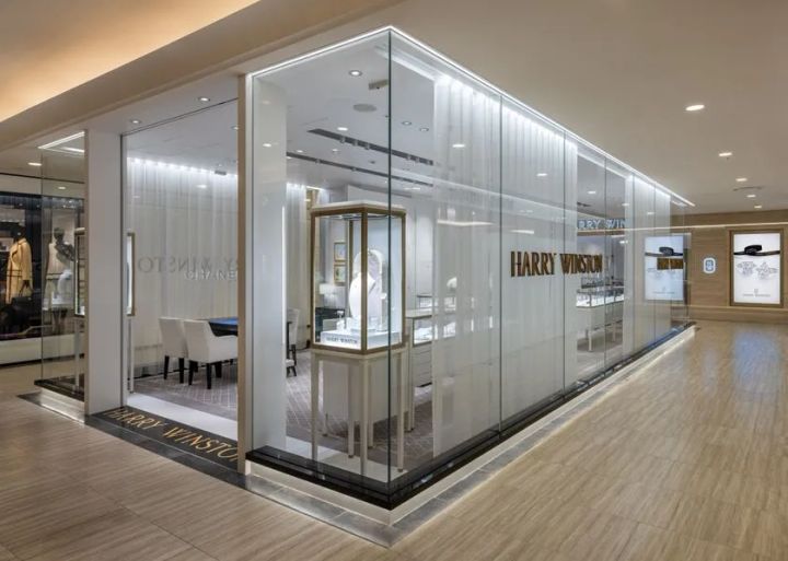 ハリー・ウィンストン阪急梅田店 全面ガラスファサード外観