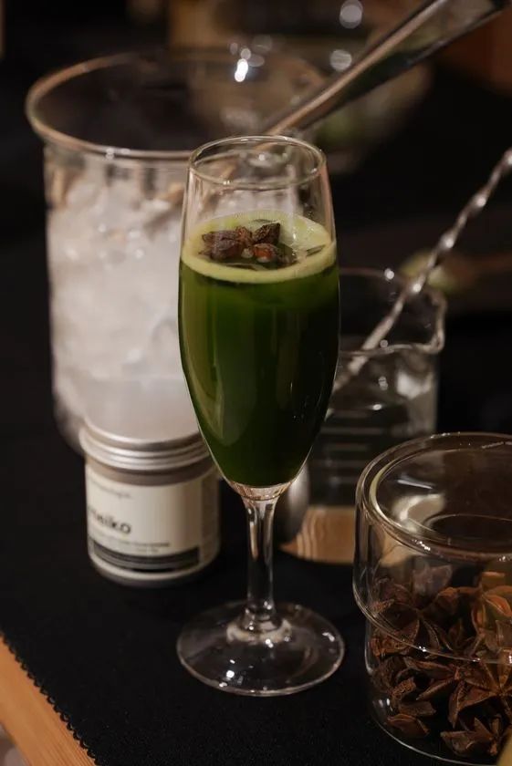 Matchaeologist meiko抹茶カクテル