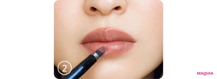 多幸感リップメイク やり方ハウツー リップブラシで均一に染め上げる