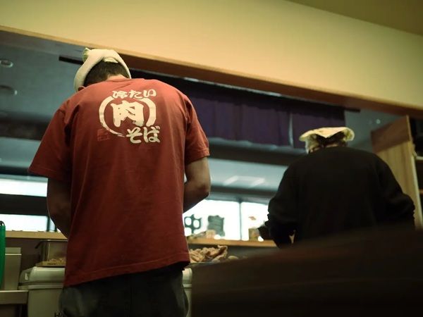 【東京都千代田区】山形名物「冷たい肉そば」が味わえる「肉そば藤七 半蔵門店」オープン！