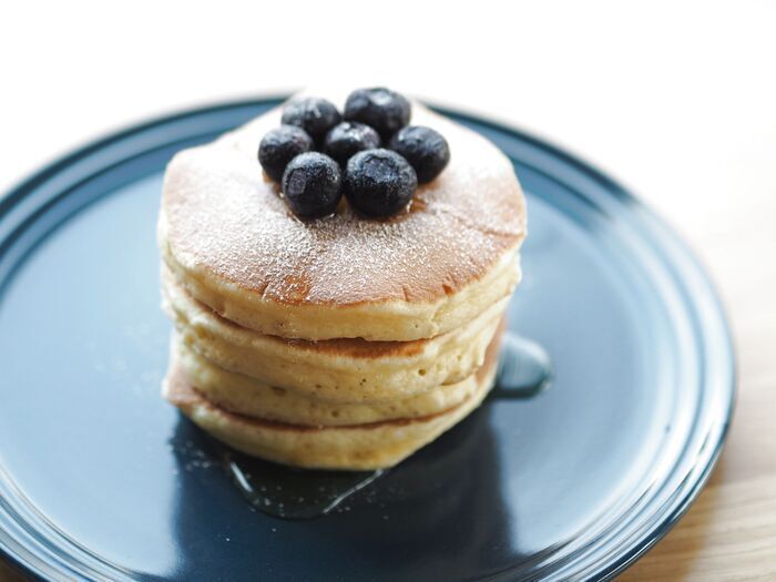 ひとさじ加えるだけで…？ふわふわ『パンケーキ』を作る裏ワザ。まるで専門店の味♡