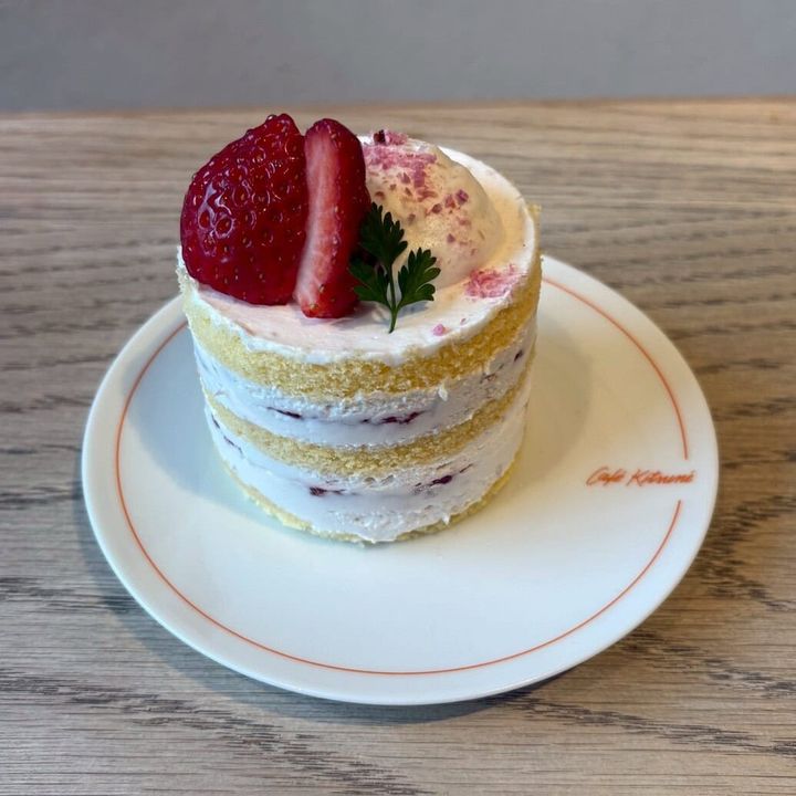 カフェ キツネ 桜ショートケーキ
