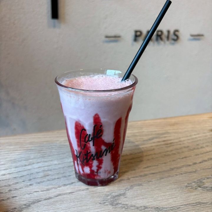 カフェ キツネ ストロベリーミルク