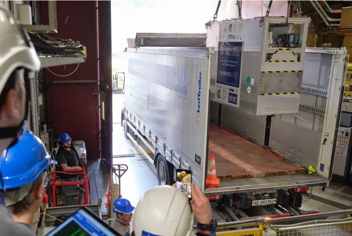 【世界初】反物質をトラックで輸送することに成功