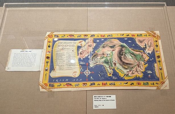 最初に出版されたソドー島の地図も展示される