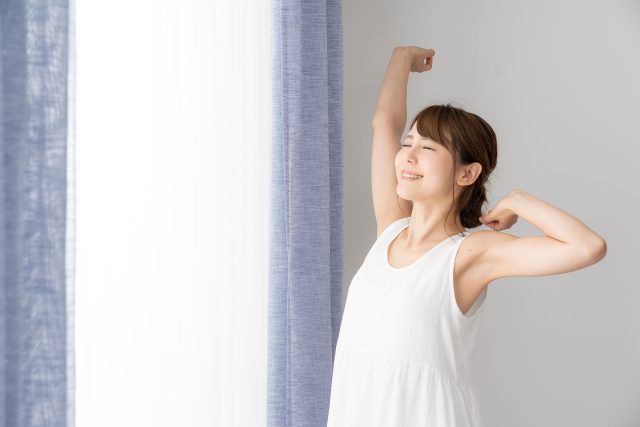 朝 ストレッチ 女性