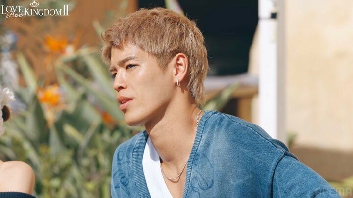 【写真・画像】「クソッ」人気格闘家、キスを重ねた元AKB美女が他の男性とお泊まりデートへ…嫉妬むき出しに 3枚目