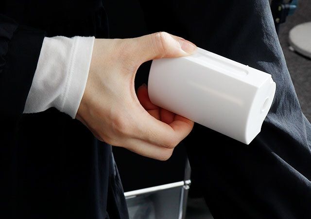 100均 ダイソー 京都芸術大学コラボ コロパクト 粘着クリーナー 衣類 ホコリ 身だしなみチェック おすすめ