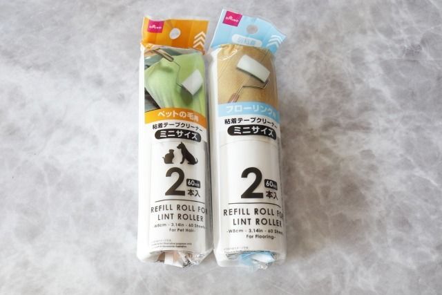ダイソー 粘着テープクリーナー スペアテープ ペットの毛用 フローリング用 パッケージ