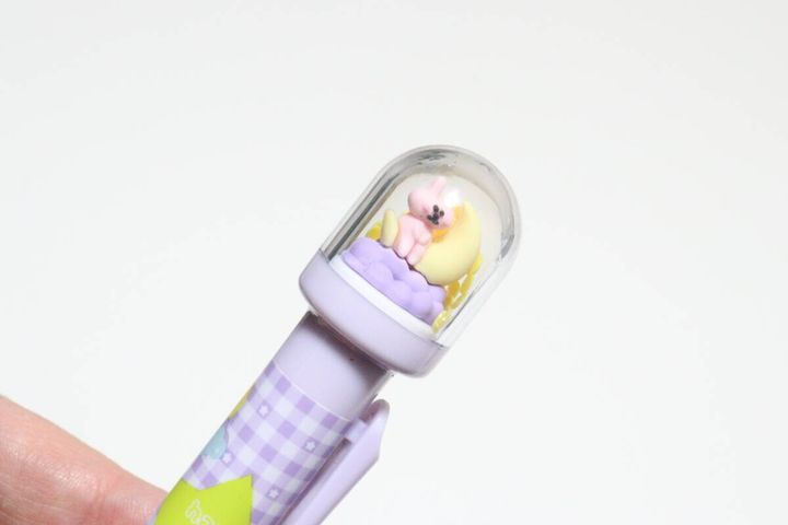 ダイソーのボールペン カプセル型 ラブリーはうさぎのモチーフ付き