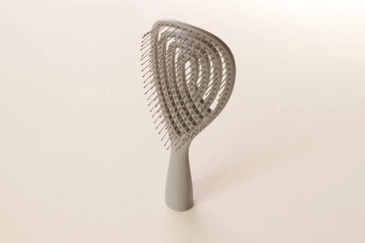 ダイソー 乾きやすいブローブラシ 自立