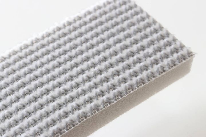 ダイソーの速乾床用ハンディブラシのブラシの質感