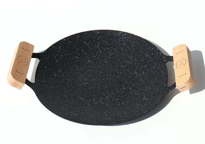 宝島社雑誌付録のモノマスター5月号増刊のちいかわくりまんじゅうのアウトドア鉄板皿2