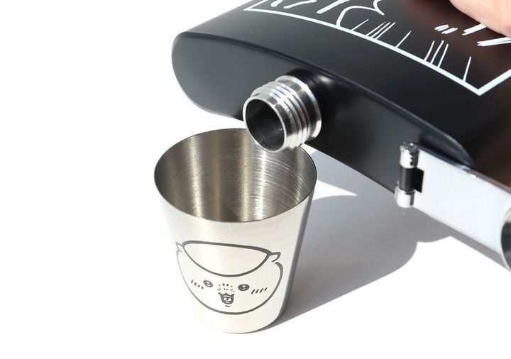 宝島社雑誌付録のモノマスター5月号のちいかわくりまんじゅうのスキットルセット8