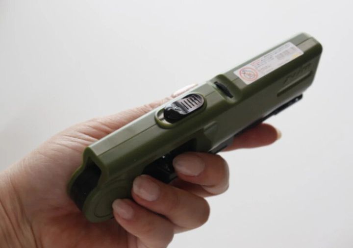 ダイソー 風に強い折りたたみ着火ライター（ターボ式）