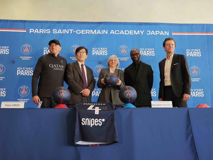画像: 写真提供：PSG 日本5都市でのアカデミー開講に先立ち、記者会見に臨んだマケレレ氏（右から2人目）