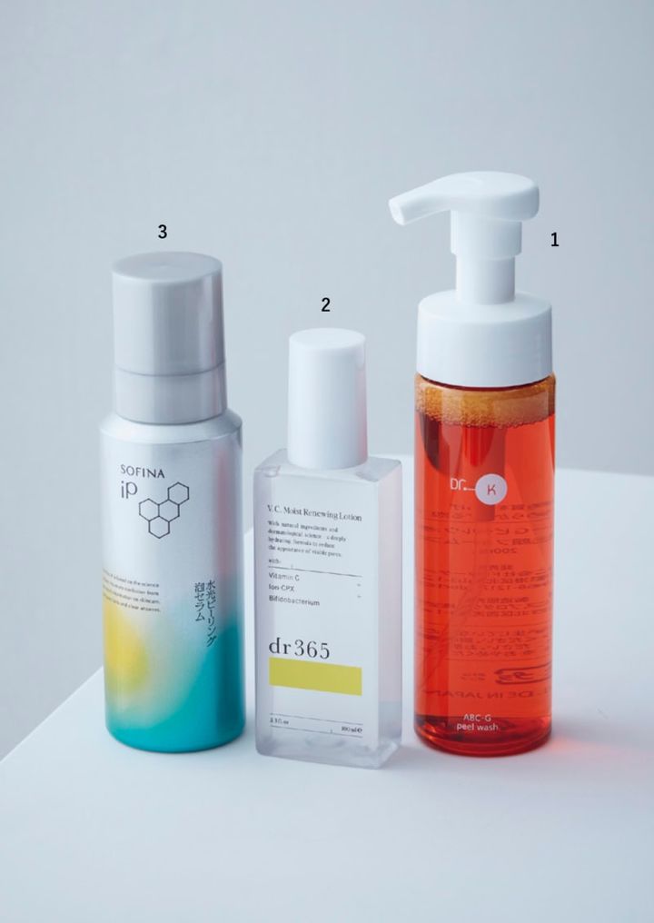 1_ABC-Gピールウォッシュ（ドクターケイ） 2_V.C. モイストリニューイングローション（dr365） 3_ソフィーナ iP 水光ピーリング泡セラム（花王）