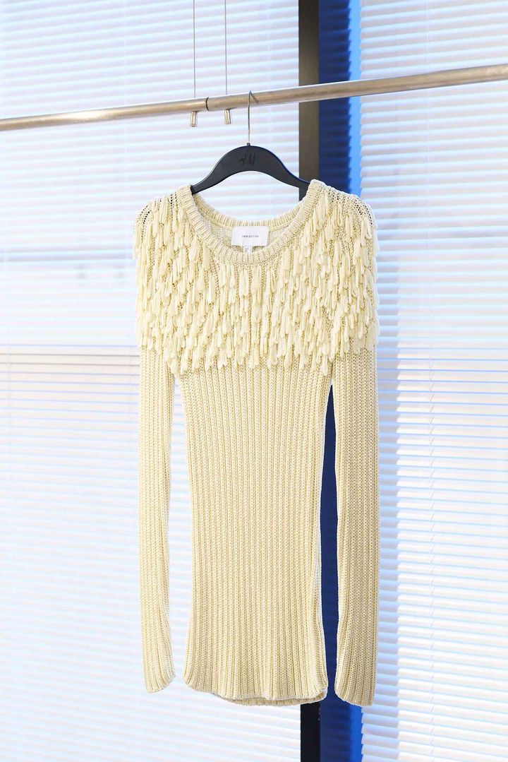 画像: 【H&M EDITION】ニット¥9,999 www2.hm.com