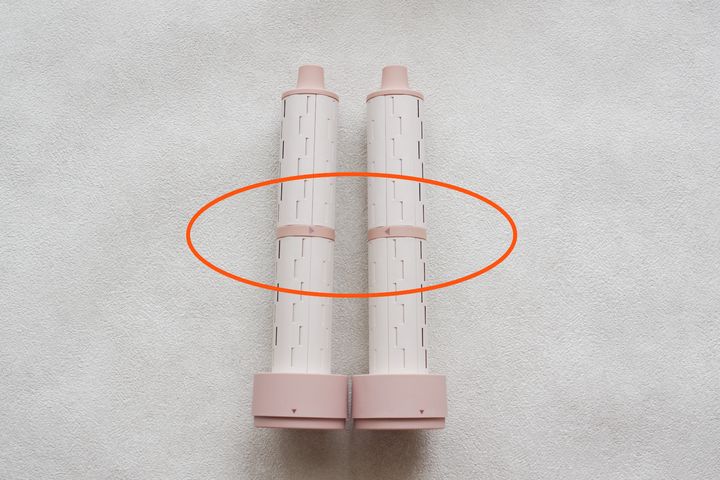 付属のカーリングバレルで弾むようなカールを