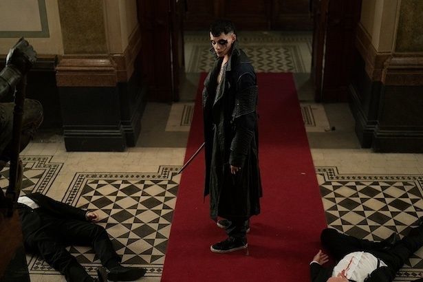 【写真】恋人と共に惨殺され、死の国からよみがえった青年エリック(ビル・スカルスガルド) (C) 2024 Yellow Flower LLC (C) 2024 LIONS GATE ENTERTAINMENT INC. ALL RIGHTS RESERVED.