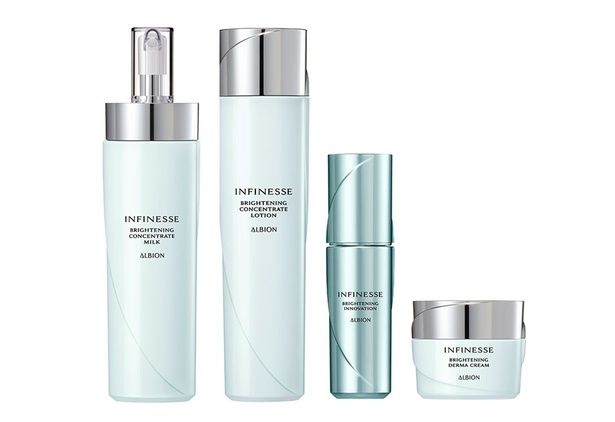 左から「アンフィネス ブライトニング コンセントレート ミルク(200g7700円)」「アンフィネス ブライトニング コンセントレート ローション(200ml7700円)」「アンフィネス ブライトニング イノベーション(40ml1万1000円)」「アンフィネス ブライトニング ダーマ クリーム(30g1万3200円)」 提供画像