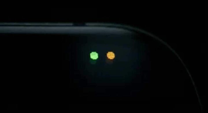 iPhoneのカメラ警告灯とスパイウェア