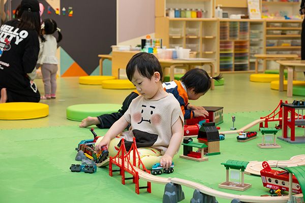 【千葉県成田市】「フレーベル館 Kinder Platz 成田空港店」4月OPEN！飛行機を眺められる屋外エリアも