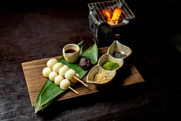 【京都府京都市】食事から甘味まで！「肉のおだきち伏見稲荷本店」に春の新作メニューが勢揃い