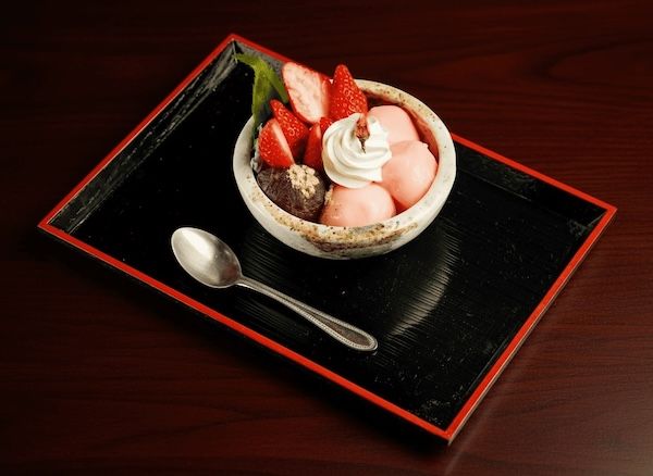 【京都府京都市】食事から甘味まで！「肉のおだきち伏見稲荷本店」に春の新作メニューが勢揃い