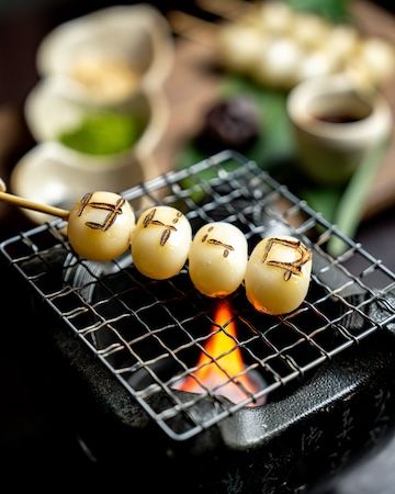 【京都府京都市】食事から甘味まで！「肉のおだきち伏見稲荷本店」に春の新作メニューが勢揃い