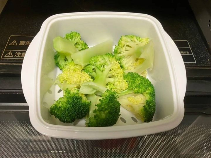 DAISO(ダイソー)：電子レンジ調理器 温野菜 GR