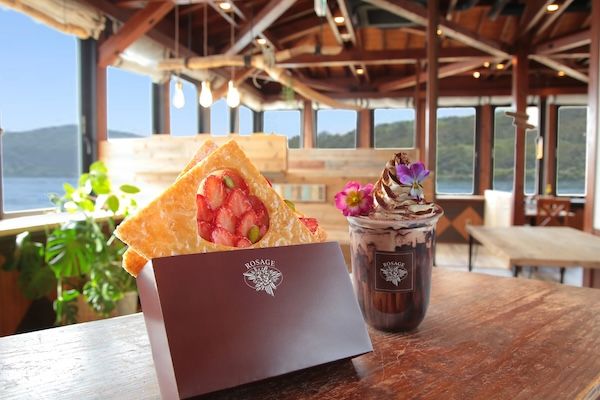 【神奈川県箱根町】サロン・ド・テ ロザージュが花と湖畔を眺めて楽しむフラワーカフェにリニューアル！