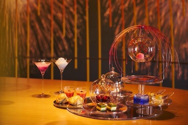熱海海上花火大会をテーマにしたドリンクやスイーツが楽しめる「花火アフタヌーンティー」
