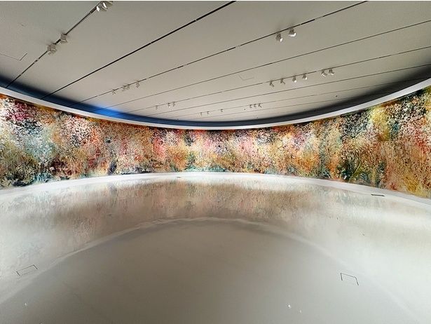 アート・バーゼルに展示され話題を呼んだサム・フォールズの作品《Spring to Fall》(2023-2024年)