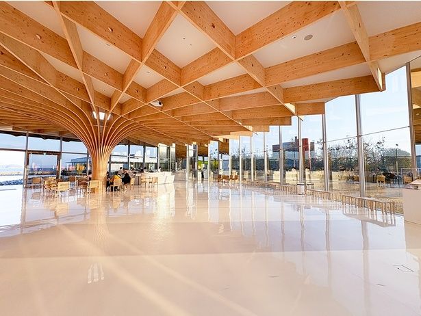 受付のあるエントランス棟。ミュージアムカフェで瀬戸内の景色を眺めながらゆったり休憩したい