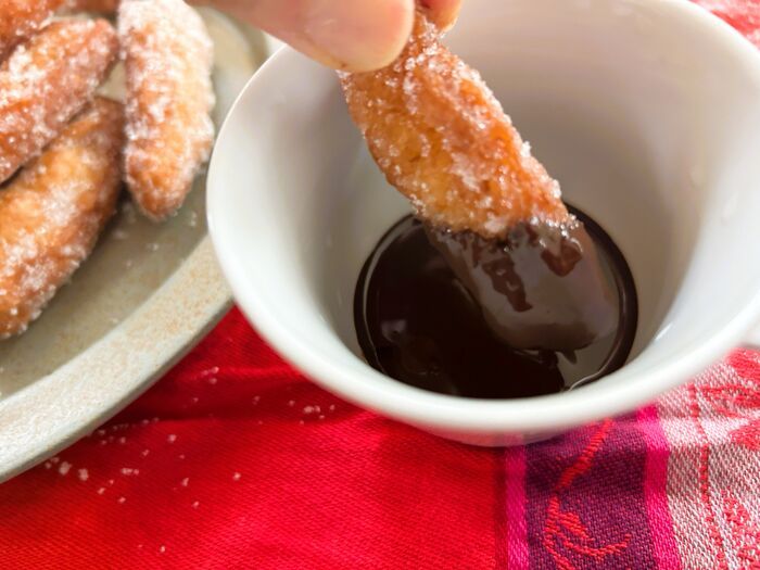 ギルティおやつ、完成です。外カリッ中モチッと食感『ディップチュロス』再現できました♪