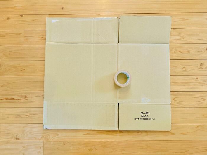 Tシャツが秒でぴしっと畳める『段ボール製たたみ機』が超便利。これは手放せなくなりますよ♪