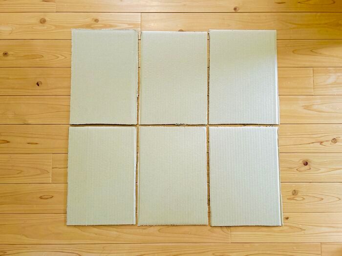 Tシャツが秒でぴしっと畳める『段ボール製たたみ機』が超便利。これは手放せなくなりますよ♪