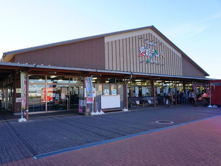 All About ニュース編集部が全国250人を対象に実施した「道の駅」に関するアンケートの調査結果から、グルメが魅力的だと思う「大阪府の道の駅」ランキングを発表！ 2位「愛彩ランド」を抑えた1位は？