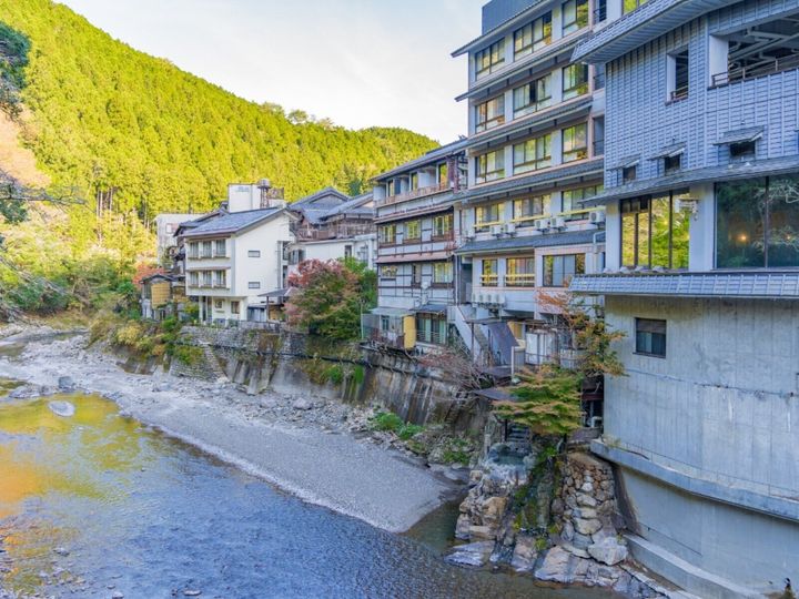 All About ニュース編集部が全国250人を対象に実施した「温泉に関するアンケート」の調査結果から、名湯百選の中で、好き＆行ってみたい「和歌山県の温泉」ランキングを発表！ 2位「龍神温泉」を抑えた1位は？