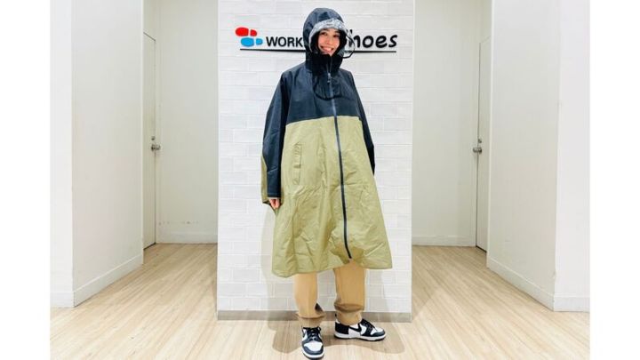 ワークマンの定番人気レインウエア・高撥水レインポンチョ（2,900円）