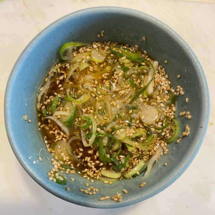 ねぎ塩ドレッシングを作ります