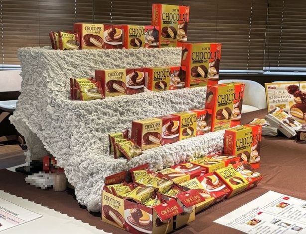 昔は誰もが食べられるものではなかったケーキ。“いつでも誰でも食べられるように”との考えから、同社は「半生ケーキ」という新しいジャンルで1983年に「チョコパイ」を発売した。現在も人気は続いており、過去最高売上を3年連続で更新する見込みだ(2025年4月～2026年2月時点)