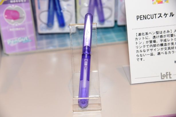 収納状態ではペン型のスリムな形状になる 撮影：ソムタム田井