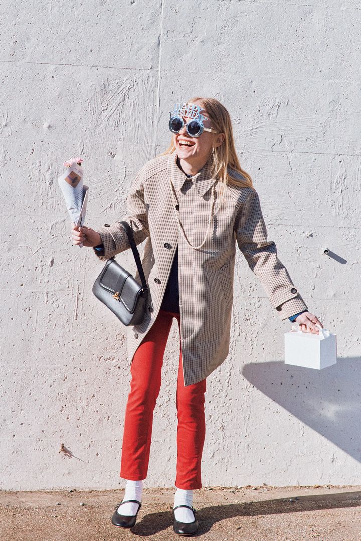 今日は真っ赤なカラーデニムを選んでおしゃれの主役になろう【本日のFUDGE GIRL-3月27日】